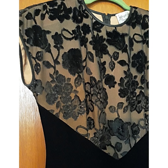 Vintage Jeffrey & Dara Black Velvet Gown with Floral Mesh Top Sz 8 - Picture 2 of 7